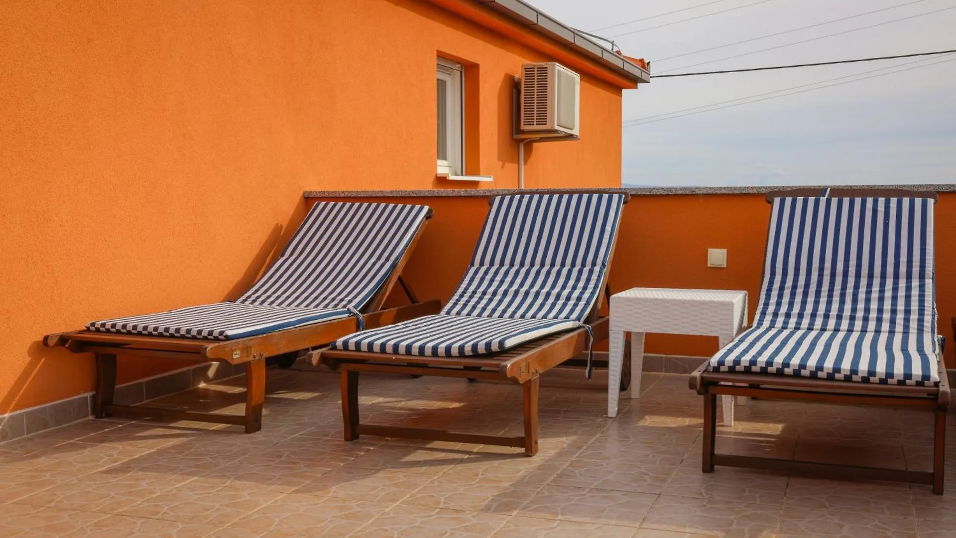 Villa Barba Vinko Kastela 0*,  Croatia