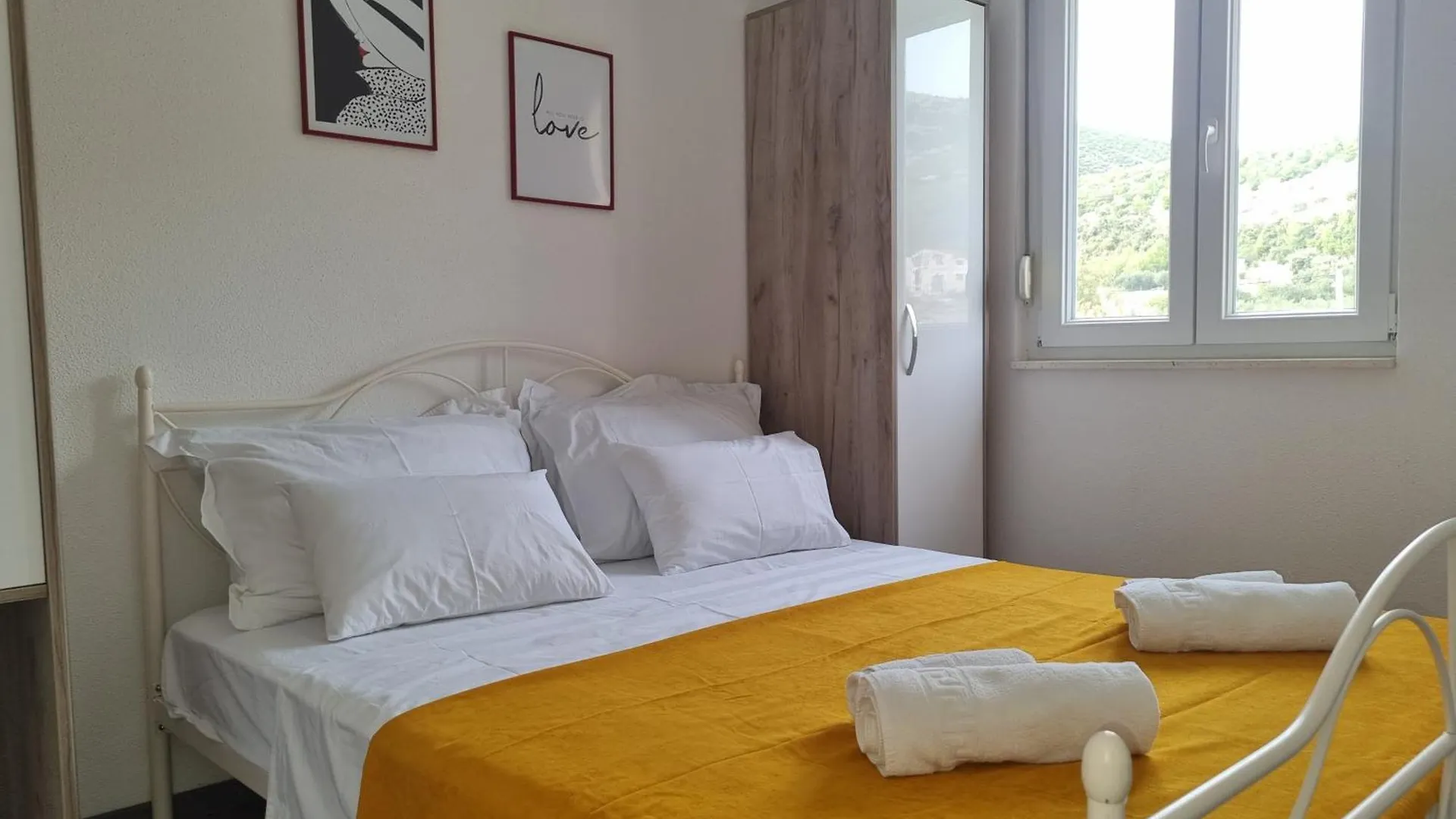 Villa Barba Vinko Kastela 0*,  Croatia
