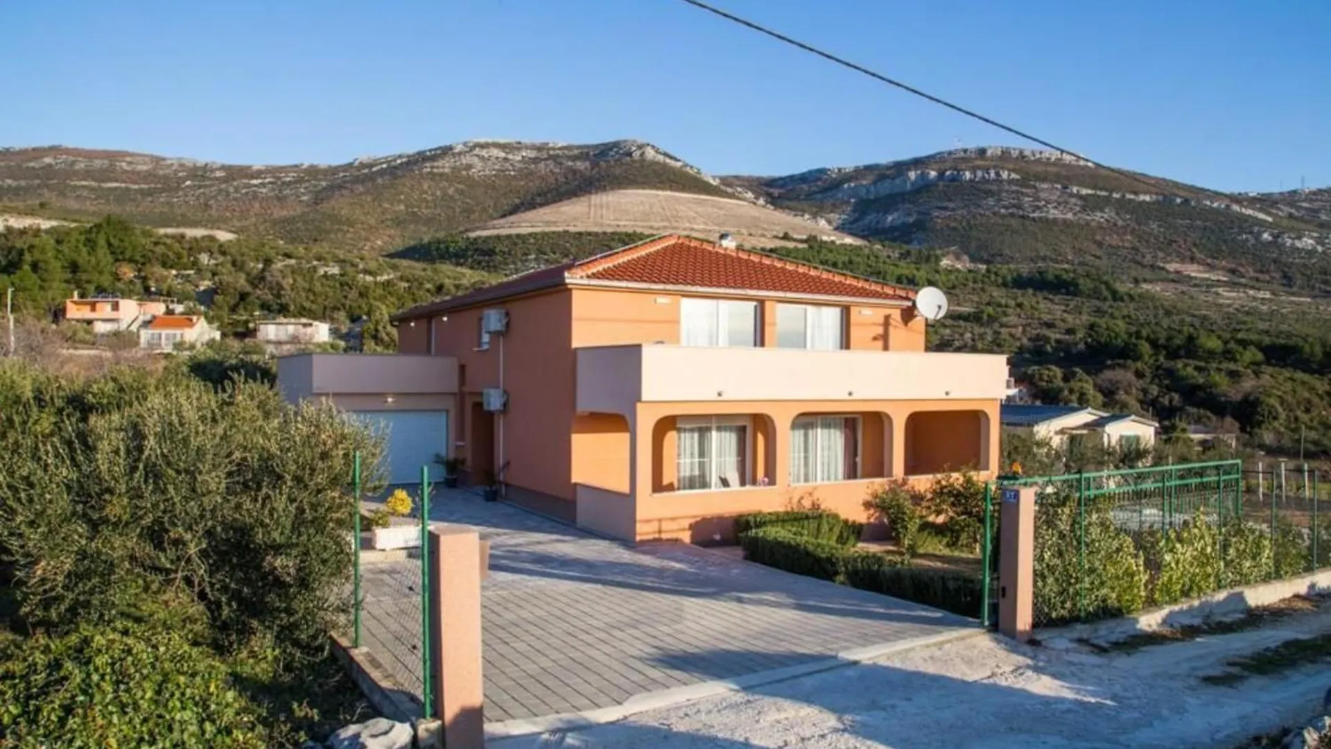 Villa Barba Vinko Kastela 0*,
